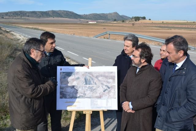 La Comunidad invierte 3,7 millones de euros en ampliar un tramo de la carretera que une Yecla con el municipio albaceteño de Fuente Álamo - 1, Foto 1