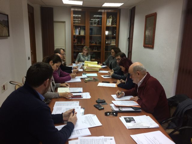 La Junta de Gobierno Local de Molina de Segura aprueba la adjudicación definitiva de los servicios de conserjería, mantenimiento, limpieza y control de accesos a instalaciones deportivas - 1, Foto 1