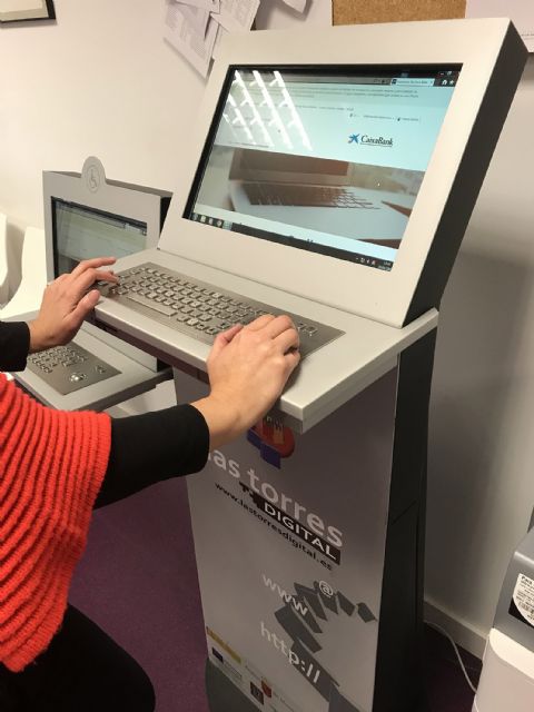 El servicio municipal de recaudación instala un quiosco digital para facilitar trámites a los contribuyentes - 1, Foto 1