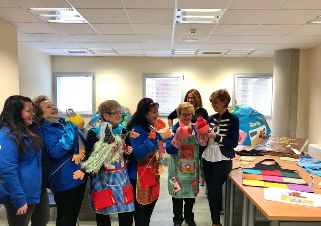 La Concejalía del Mayor abre el plazo de inscripción para el programa de los Abuelos Cuentacuentos que este año tiene como novedad la técnica del Kamishibai - 2, Foto 2