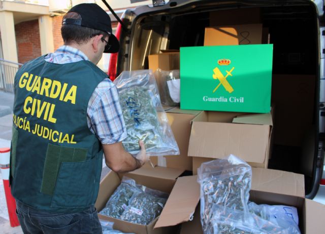 La Guardia Civil desmantela una organización criminal dedicada al tráfico de internacional de hachís y marihuana asentada en Murcia y Alicante, Foto 8