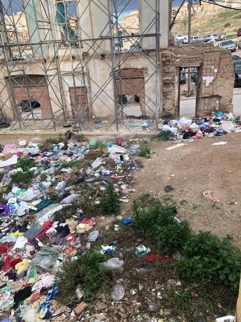 Ciudadanos alerta de más solares y vertederos ilegales infestados de ratas en el Casco Histórico de Cartagena - 2, Foto 2