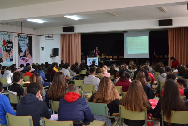 El I.E.S. Rey Carlos III obtiene los Sellos de Calidad Nacional y Europeo del proyecto eTwinning - 2, Foto 2