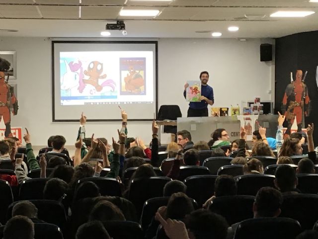 El dibujante de Marvel, Salva Espín, imparte tres clases magistrales a alumnos y vecinos de Fuente Álamo - 1, Foto 1