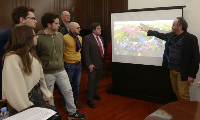 Muher explica en la UCAM cómo fusionará arte y domótica en el Museo del Tomate en China, Foto 1