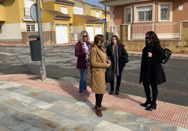 El barrio de La Florida ve reforzada la limpieza viaria con la colocación de nuevas papeleras - 2, Foto 2
