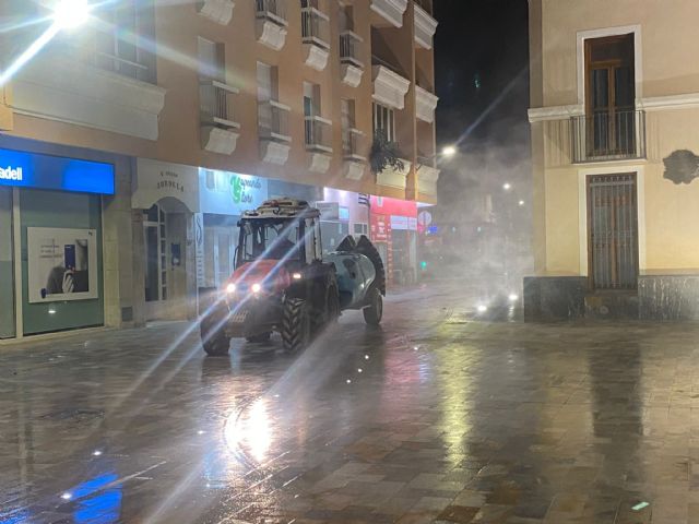 Los tractores vuelven a desinfectar las calles de San Pedro del Pinatar - 2, Foto 2