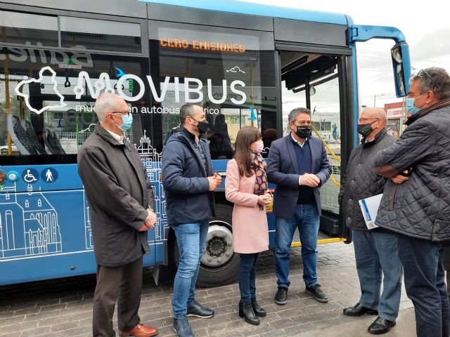 El Polígono Industrial Oeste tiene ya servicio público de transporte por autobús con la línea 15 de Movibús - 1, Foto 1