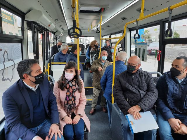 El Polígono Industrial Oeste tiene ya servicio público de transporte por autobús con la línea 15 de Movibús - 3, Foto 3
