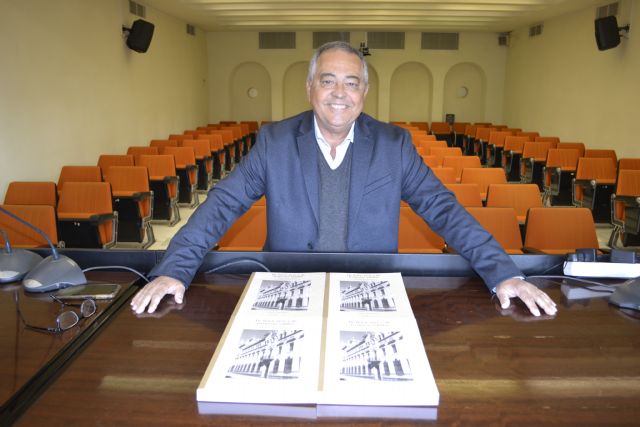 Un libro recopila la historia de la Universidad de Murcia durante sus 777 años de existencia - 2, Foto 2