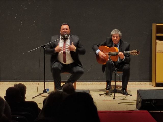 Lo Ferro vibra en el comienzo del año flamenco - 1, Foto 1