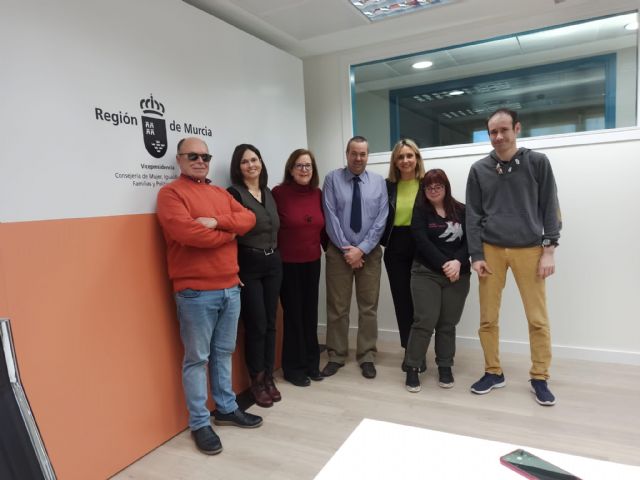 Conchita Ruiz se reúne con integrantes de AyNOR, la primera entidad social de la Región de Murcia presidida por una persona con discapacidad intelectual - 1, Foto 1