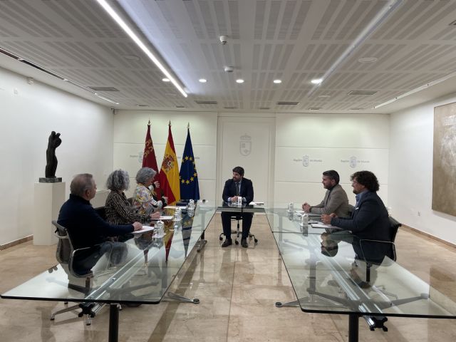 El Colegio Oficial de Veterinarios de la Región de Murcia se reúne con López Miras - 2, Foto 2