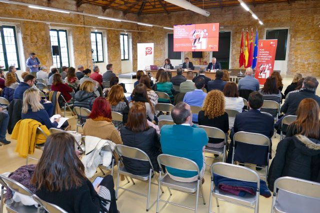 Más de 7.700 personas fueron atendidas por los servicios de orientación del Plan Municipal de Empleo y Promoción Económica durante el pasado año - 2, Foto 2