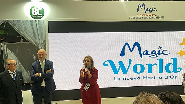 Tomás Fuertes, Javier García y Nuria Montes, durante la presentación en FITUR, Foto 2