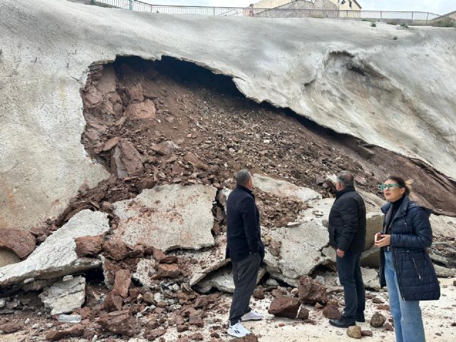 El Ayuntamiento de Lorca emprende una intervención de urgencia en el barrio de San Cristóbal por un desprendimiento - 3, Foto 3