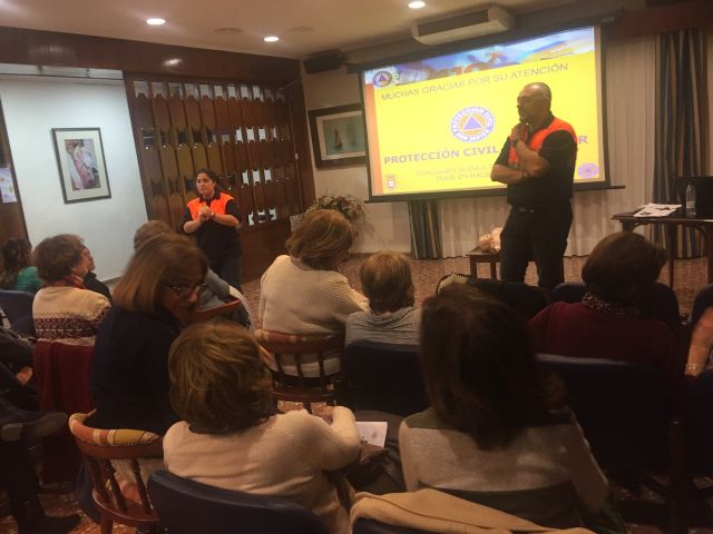 El Servicio de Emergencias Municipal recibió la visita de la asociación Damas de Loreto - 2, Foto 2