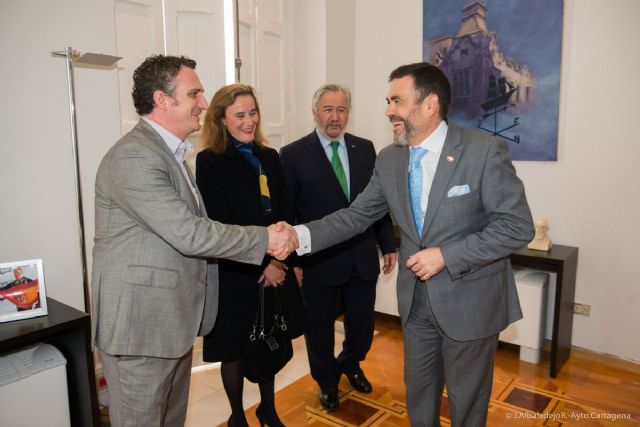 José López recibe a los cónsules de Suecia, Rumanía y Ecuador - 4, Foto 4