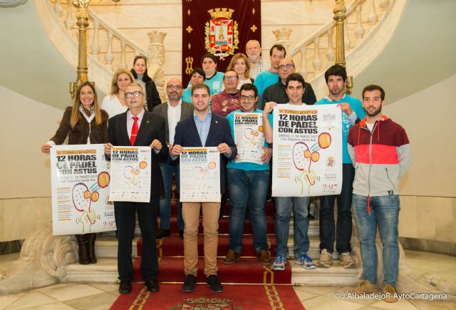 Doce horas de padel en favor de Astus - 1, Foto 1