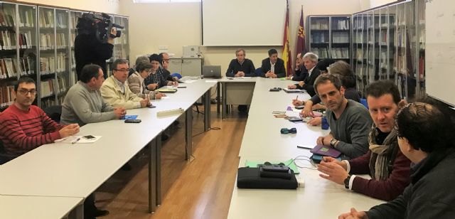 La Mesa Sectorial de Educación acuerda no convocar oposiciones al cuerpo de maestros en 2017 - 1, Foto 1