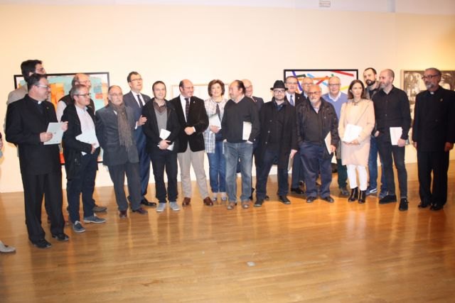 La exposición ´Cruces de Caravaca´ ofrece 20 interpretaciones de la Cruz realizadas por pintores de la Región - 1, Foto 1