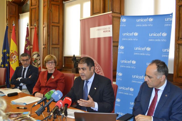 Uno de cada tres niños y niñas en la Región de Murcia se encuentra en riesgo de pobreza y exclusión social - 1, Foto 1