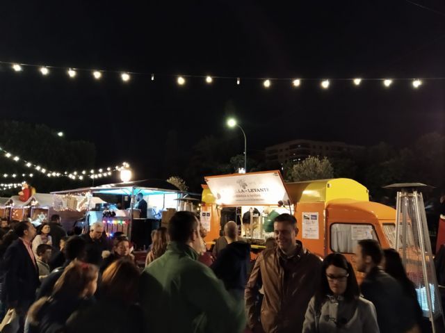 Estrella de Levante entrega 3.500 euros a Pupaclown de la cerveza de Navidad - 1, Foto 1