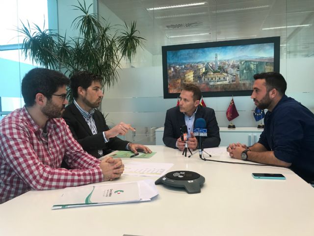 El Alcalde recibe al decano de la facultad de Ciencias del Deporte de la Universidad de Murcia - 1, Foto 1