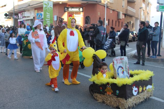 Más de 2.000 personas y cerca de 40 comparsas llenan de color las calles de San Pedro del Pinatar - 4, Foto 4