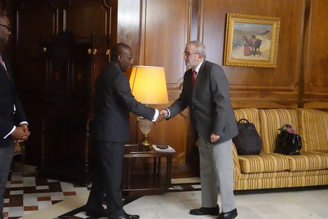 El embajador de Haití pide un acuerdo de cooperación académica y universitaria - 1, Foto 1