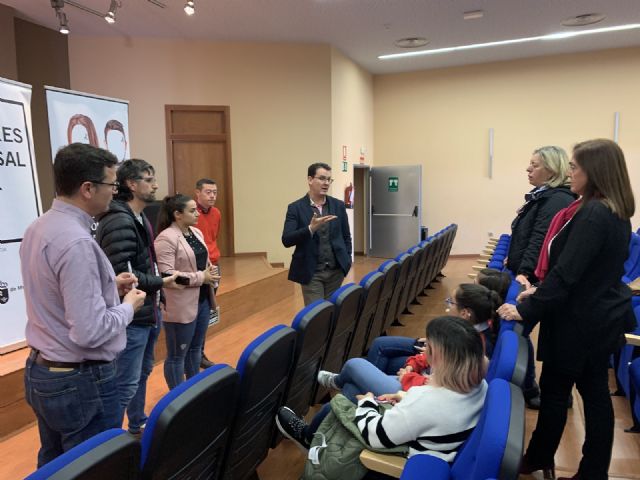 El director general de Juventud, Raúl Puche se reúne con los corresponsales juveniles en San Javier - 2, Foto 2