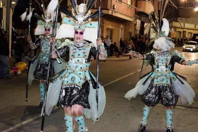 Las peñas locales ofrecen su mejor versin en un colorista y divertido desfile de carnaval, Foto 5
