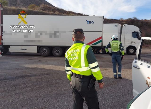 La Guardia Civil investiga al conductor de un camión que sextuplicaba la tasa máxima de alcohol - 1, Foto 1