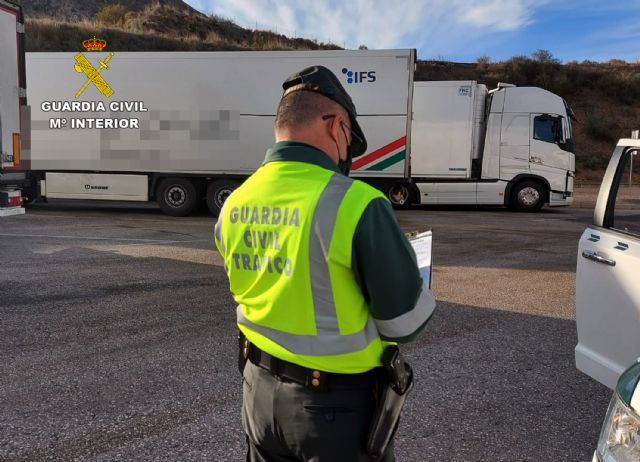 La Guardia Civil investiga al conductor de un camión que sextuplicaba la tasa máxima de alcohol - 3, Foto 3