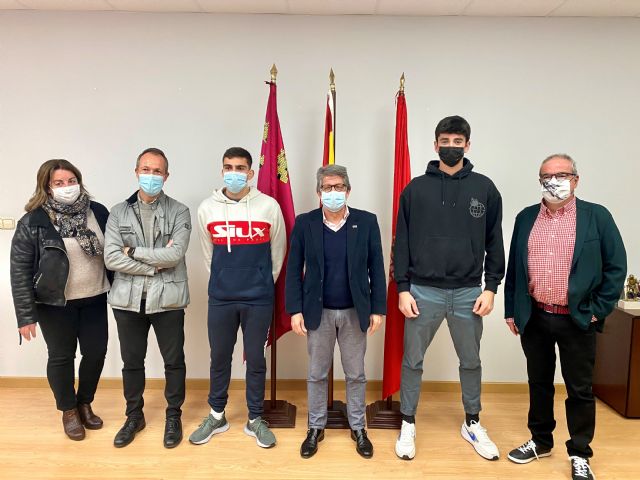 El Real Murcia Club de Tenis 1919 reconoce la trayectoria de tres jóvenes promesas del tenis y pádel - 1, Foto 1