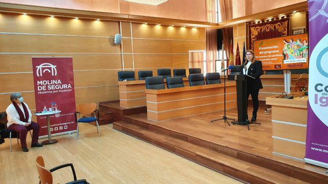 El Ayuntamiento de Molina de Segura y la asociación Mujeres Jóvenes de la Región de Murcia promueven la iniciativa NI CUENTOS CON PERDICES, NI NOVELAS ROSAS - 3, Foto 3