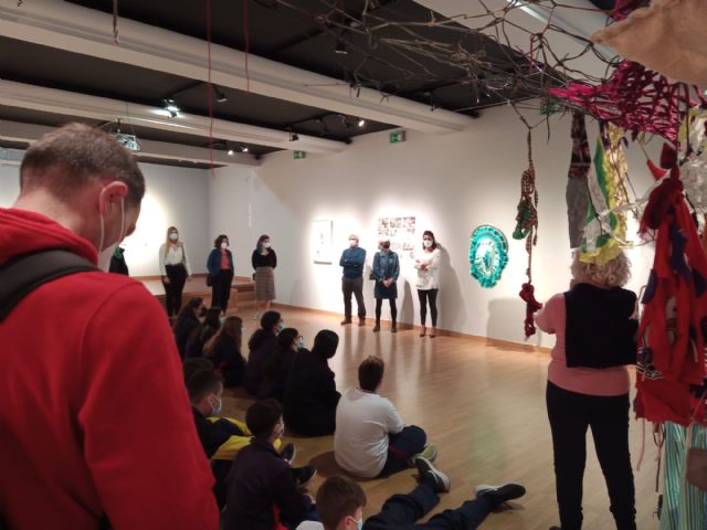 Una exposición de alumnas de la facultad de Bellas Artes de la UMU explora los vínculos entre la mujer y la costura - 1, Foto 1