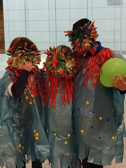 Los niños y las niñas del municipio de Mazarrón han podido disfrutar de su taller de máscaras de carnaval - 2, Foto 2