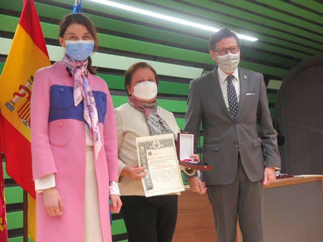 Encarna Fernández de Simón recibe la Cruz Distinguida de Primera Clase de la Orden de San Raimundo de Peñafort - 2, Foto 2