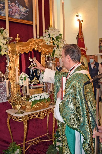 El Rvdo. Amador Domínguez Manchado Bendice una relpica de San Benito Abad - 4, Foto 4