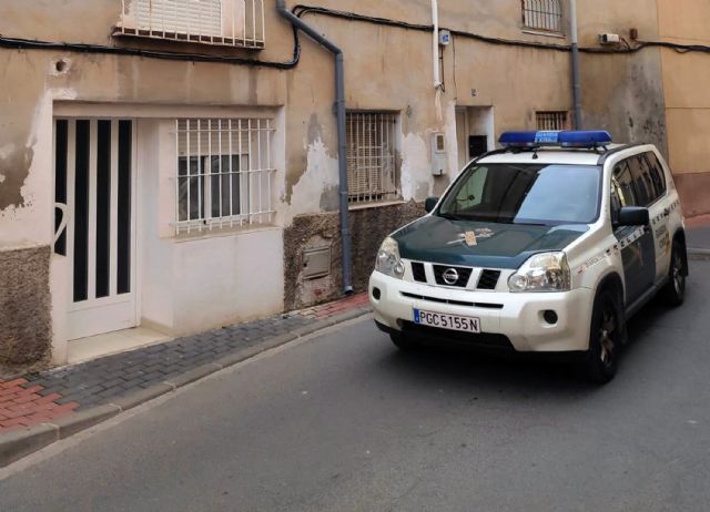 La Guardia Civil localiza y auxilia a un anciano que se encontraba en estado crítico en su vivienda de Cabezo de Torres - 2, Foto 2