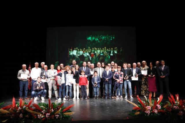 La gran fiesta del deporte lorquino reconoce los méritos de deportistas, clubes y eventos deportivos del año 2022 - 1, Foto 1