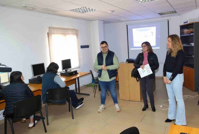 El Ayuntamiento de Caravaca refuerza la oficina de ´Empleo Joven´ para formación y orientación laboral de la población juvenil - 3, Foto 3