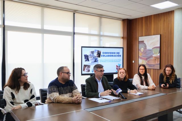 Ayuntamiento y Gatúnicos firman un convenio para la implementación de las colonias felinas - 2, Foto 2