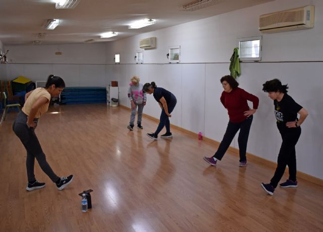 Una clase gratuita de zumba cierra el deporte dominical de febrero - 1, Foto 1