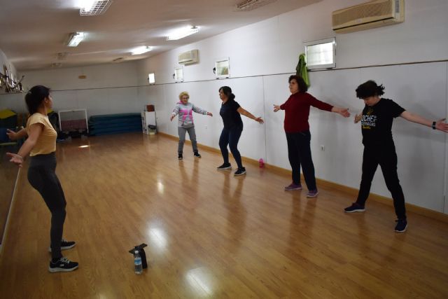 Una clase gratuita de zumba cierra el deporte dominical de febrero - 5, Foto 5