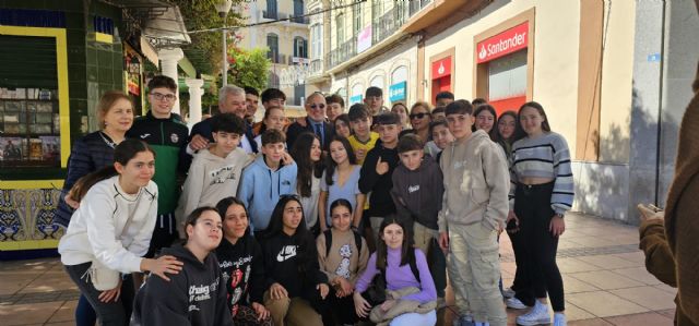 Alumnos del IES VALLE DEL SEGURA recibidos en Melilla por el presidente de la Ciudad Autónoma y el Seleccionador Nacional de Fútbol - 3, Foto 3