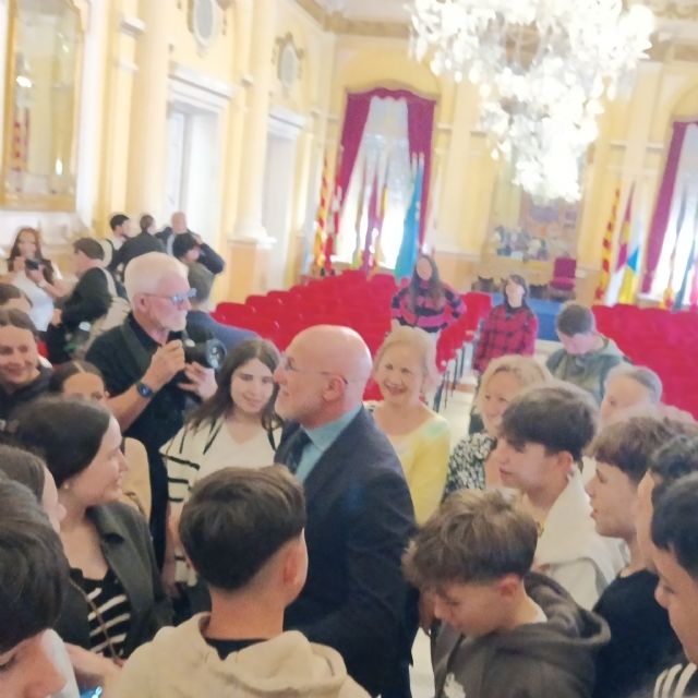 Alumnos del IES VALLE DEL SEGURA recibidos en Melilla por el presidente de la Ciudad Autónoma y el Seleccionador Nacional de Fútbol - 4, Foto 4