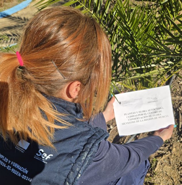 Puerto Lumbreras disfruta de más de medio millar de nuevas plantas en jardines y espacios verdes gracias al Centro de Conservación de Flora Silvestre de la Región - 2, Foto 2