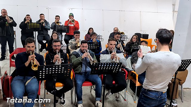 La Agrupación Musical Nuestro Padre Jesús del Amor de Alhama estrecha lazos con Totana: una trayectoria de pasión y compromiso cofrade, Foto 3
